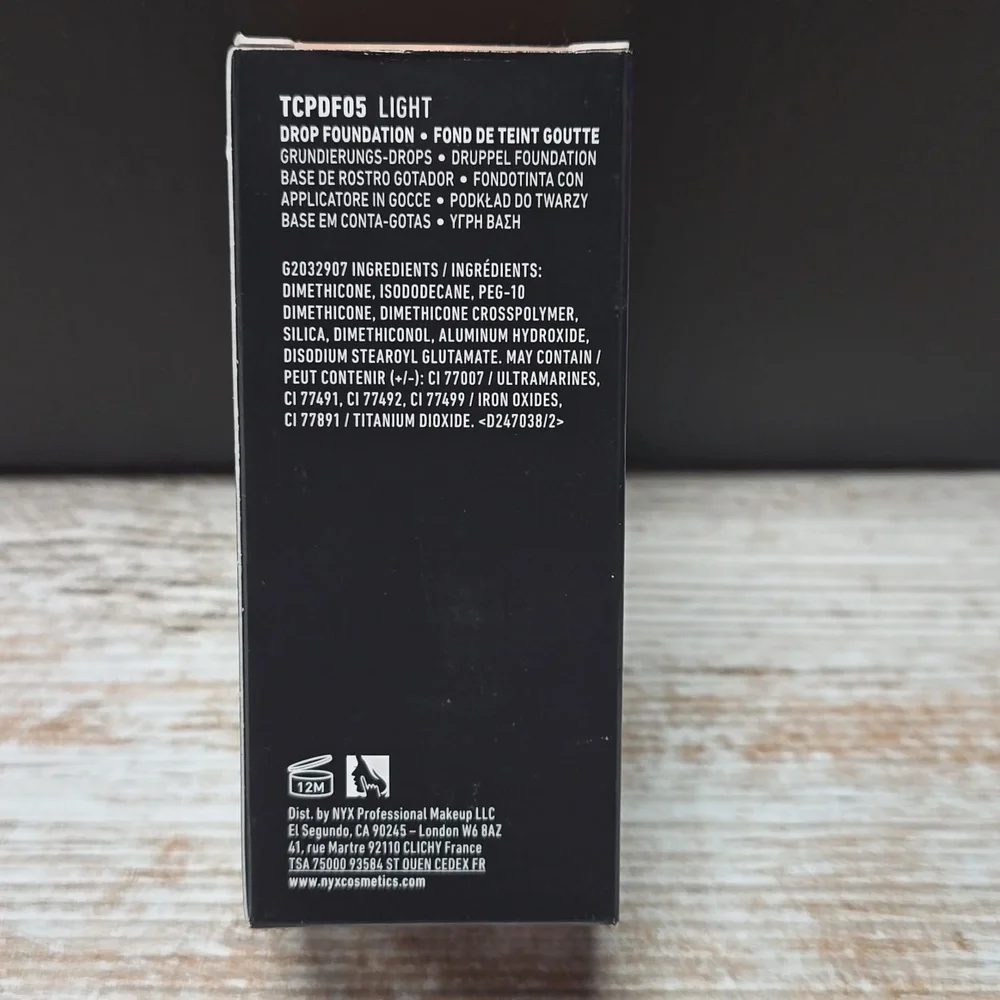 NYX Total Control Pro Foundation - Light